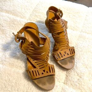 Nine West nude leather sandal 3” wood heel  - women’s size 10